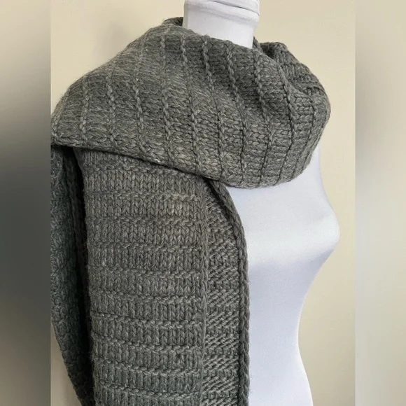 Call It Spring Blanket Scarf NWT - Picture 2 of 5